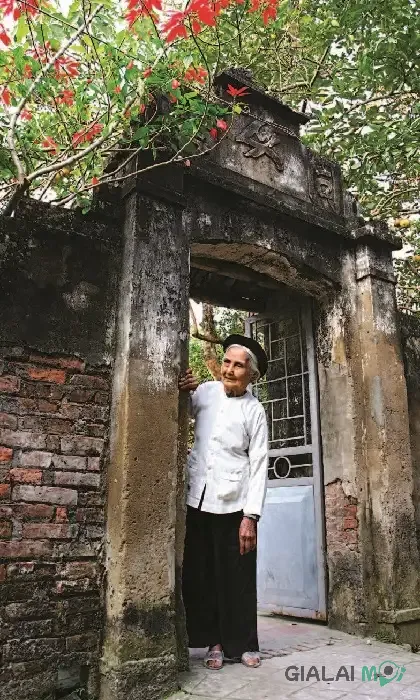Thăm quan ngôi nhà để đánh giá tình trạng
