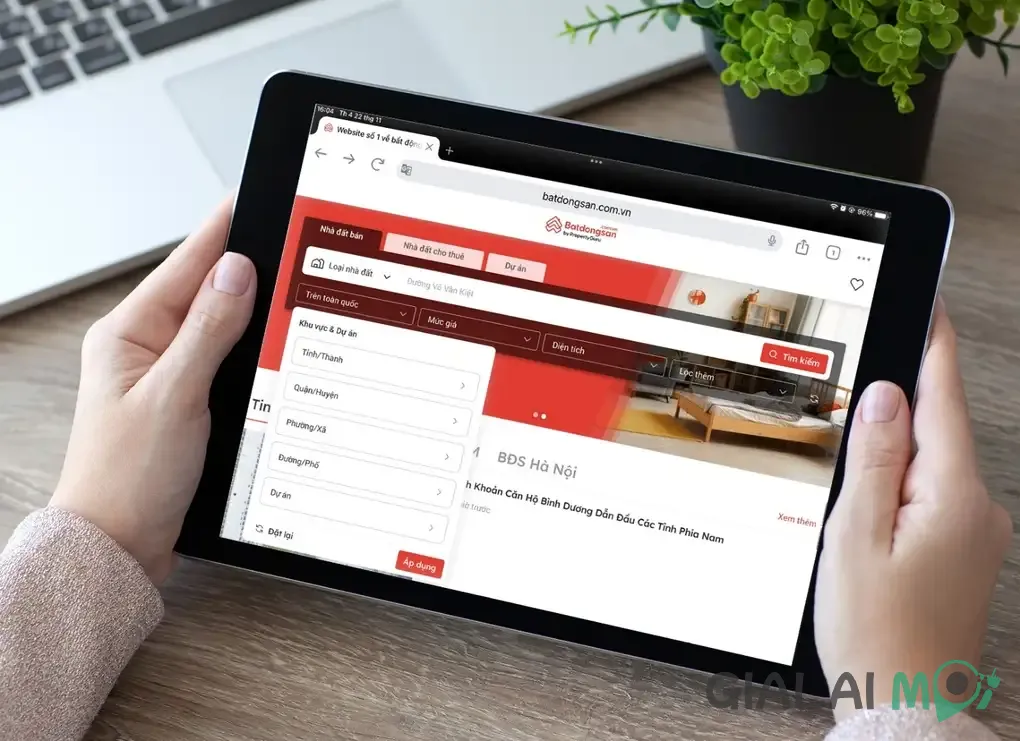 Tìm kiếm nhà đất trên các trang web bất động sản