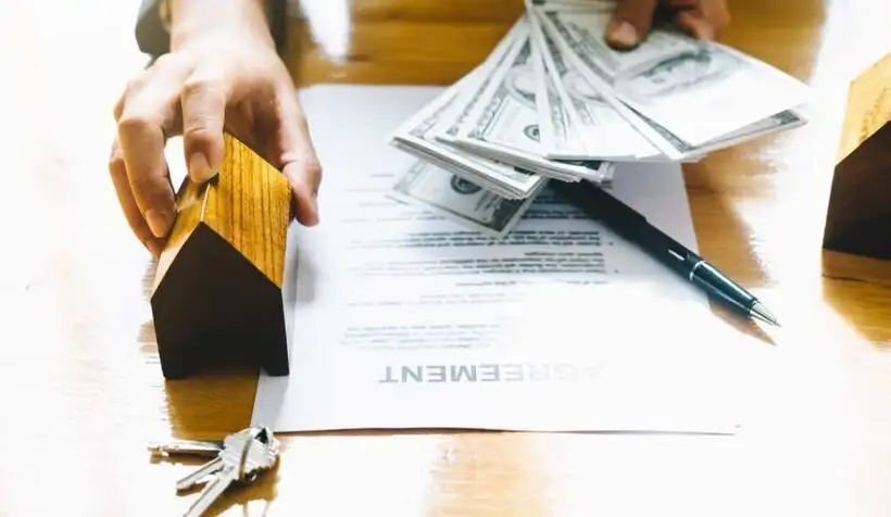 Ký kết hợp đồng mua bán nhà là một bước quan trọng trong quá trình bán nhà tại phường Hoài Nhơn Đông